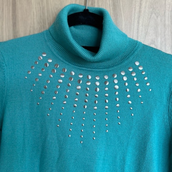 ELLEN TRACY Seafoam Green with Metal  Studs Turtleneck Size M Women’s Wool Blend - Picture 3 of 6